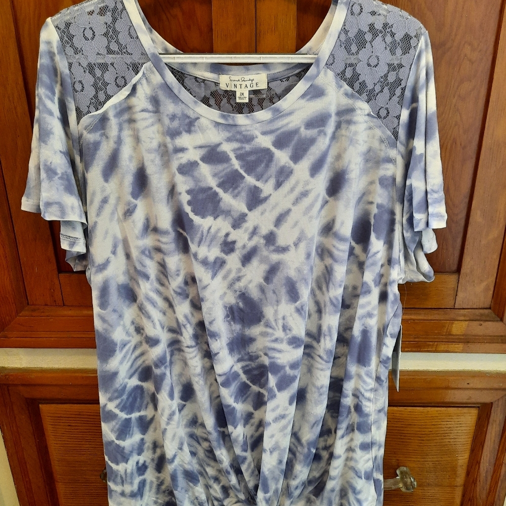 Short sleeve top with lace back